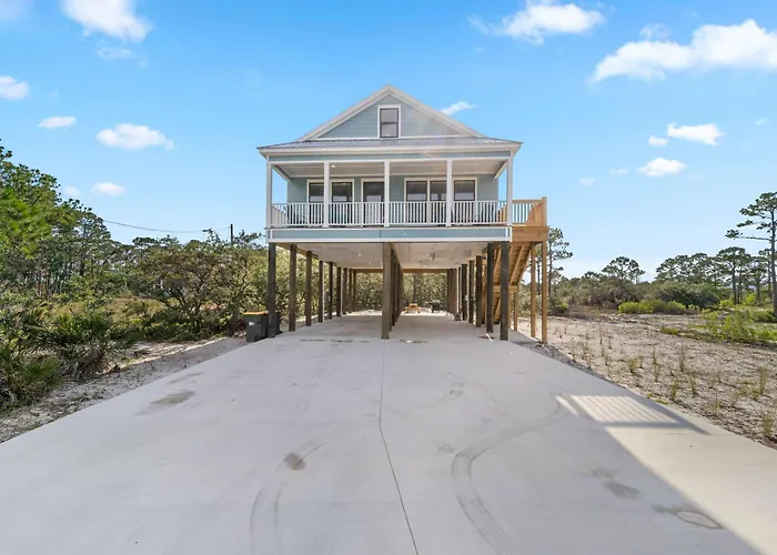 Newly Renovated Getaway With Gas Grill Holiday home *