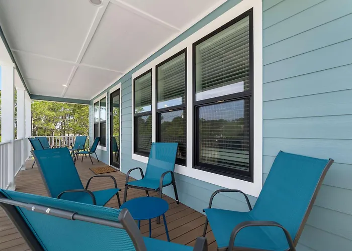 Newly Renovated Getaway With Gas Grill Holiday home