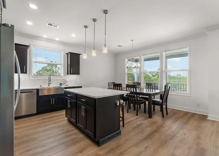 Newly Renovated Getaway With Gas Grill Holiday home
