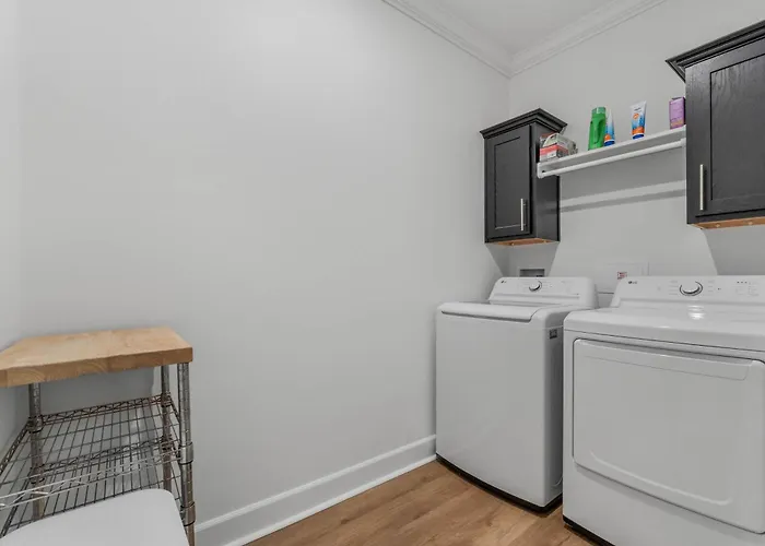 Newly Renovated Getaway With Gas Grill Holiday home