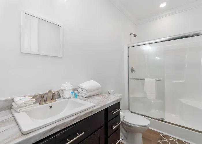 Holiday home Newly Renovated Getaway With Gas Grill Gulf Shores